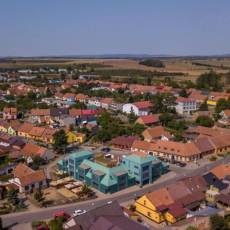 Hotel Zabcice Zewnętrze zdjęcie