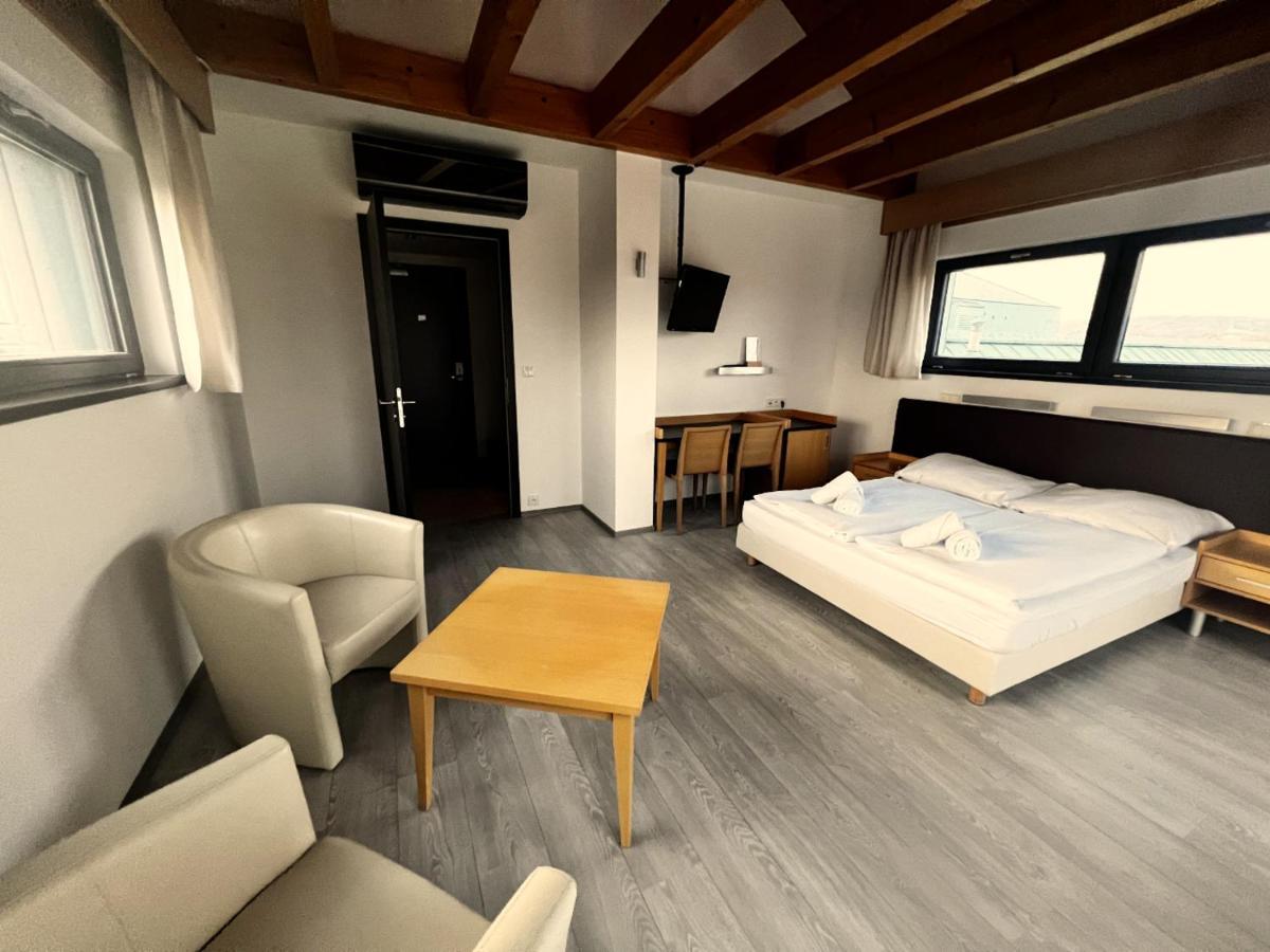 Hotel Zabcice Zewnętrze zdjęcie